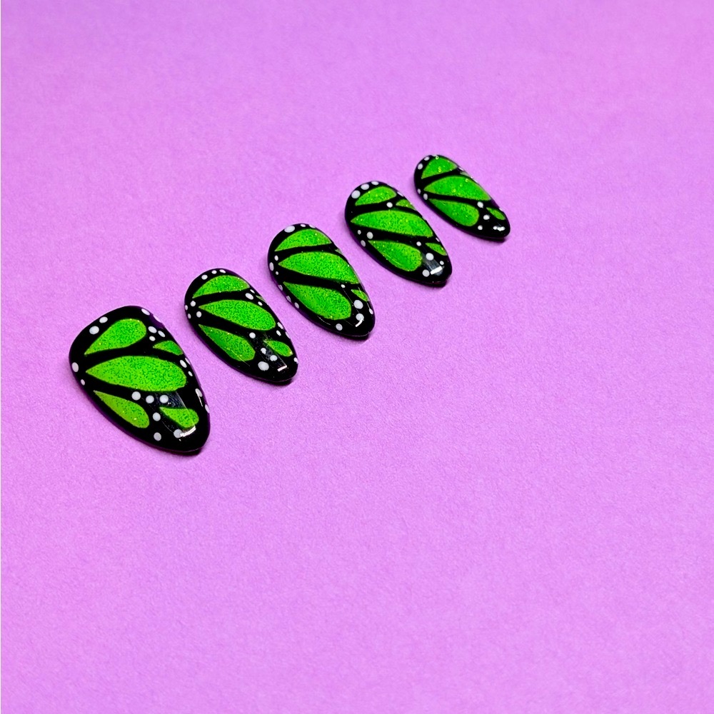 Custom Press On Nails Green and Black Nail Art Pressons